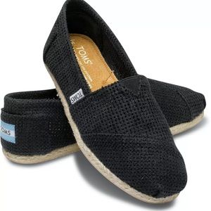 TOMS BFREE Black Freetown shoes NWT
